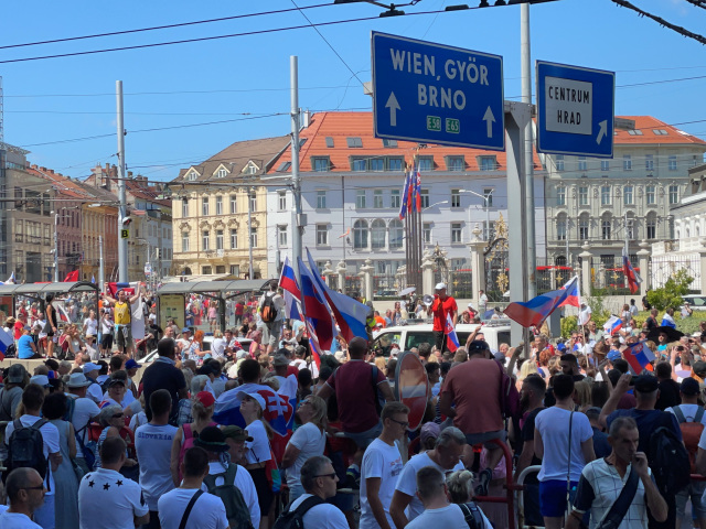 protest demonštrácia hodžovo námestie bratislava