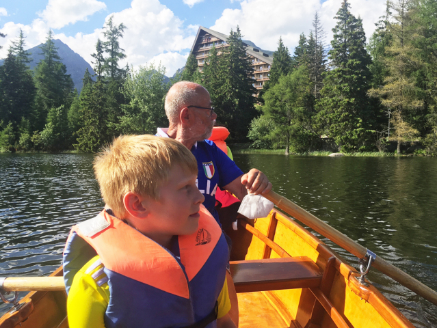 Lod Strbske pleso
