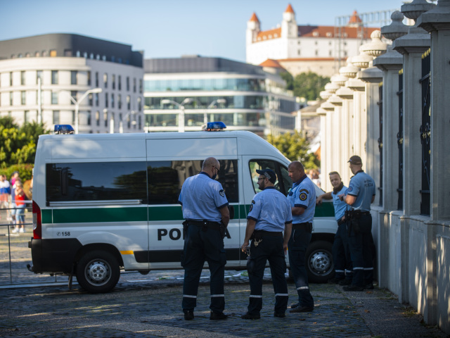 Prezidentský palác / Polícia /