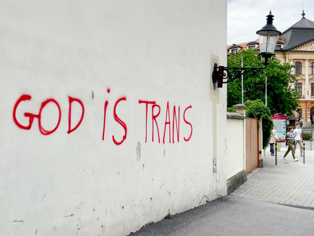 graffiti, kostoly, sprejeri