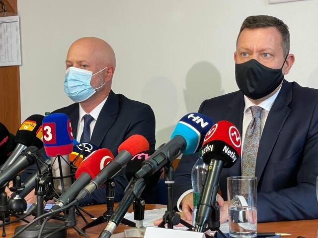 Špeciálny prokurátor Daniel Lipšic (vpravo)