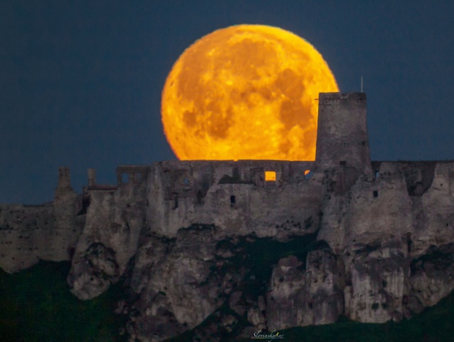 Tomáš Slovinsky Super Moon2021BIG