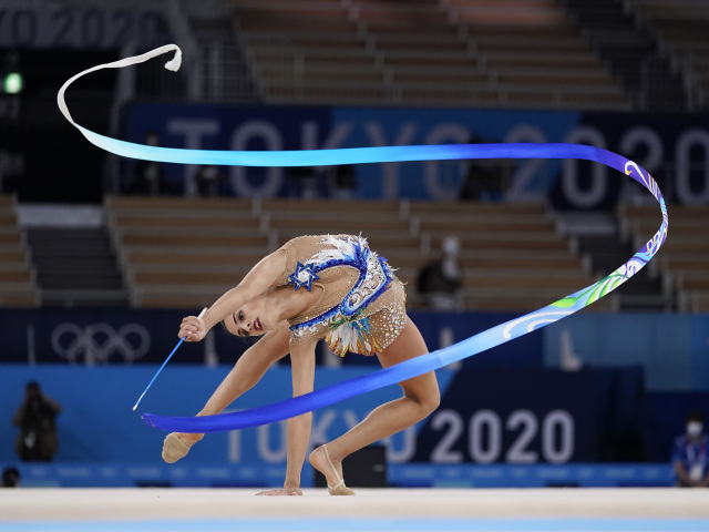 Japonsko OH2020 Moderná gymnastika ženy viacboj Ašramová zla