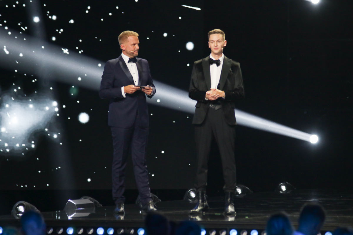 Moderátor Libor Bouček a generálny riaditeľ súťaže Michael Kováčik počas finálového večera súťaže krásy Miss Slovensko 2021.