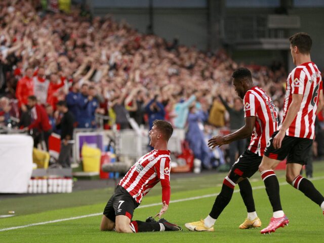 Anglicko futbal liga 1. kolo Brentford Arsenal Londýn