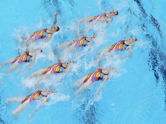 Japonsko OH2020 Plávanie synchro tím Rusko zlato