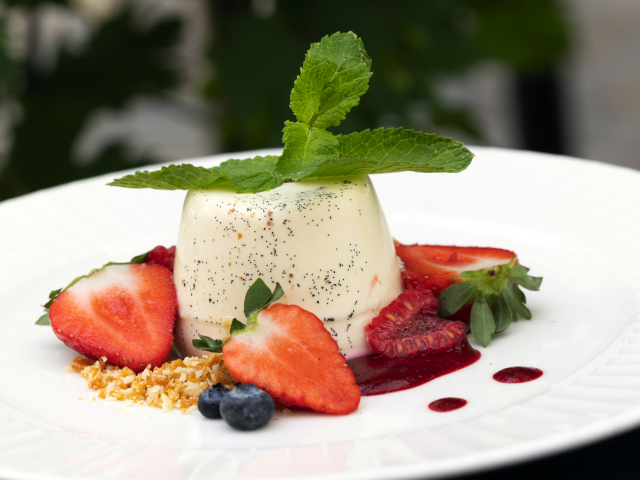 Varecha, dezerty, Kogo - caffé ristorante, magazín varecha, panna cotta,