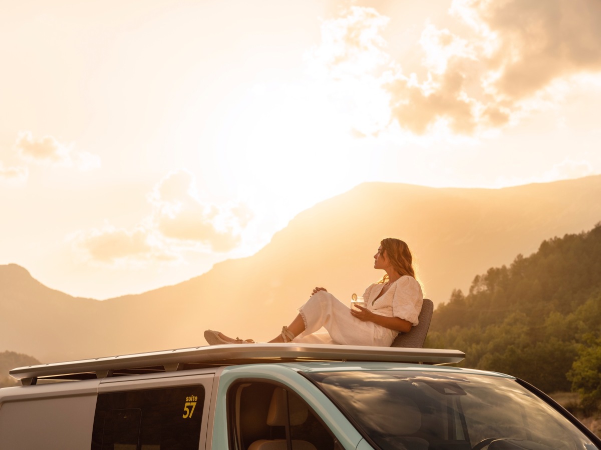 10-2021 - Show-car HIPPIE CAVIAR HOTEL