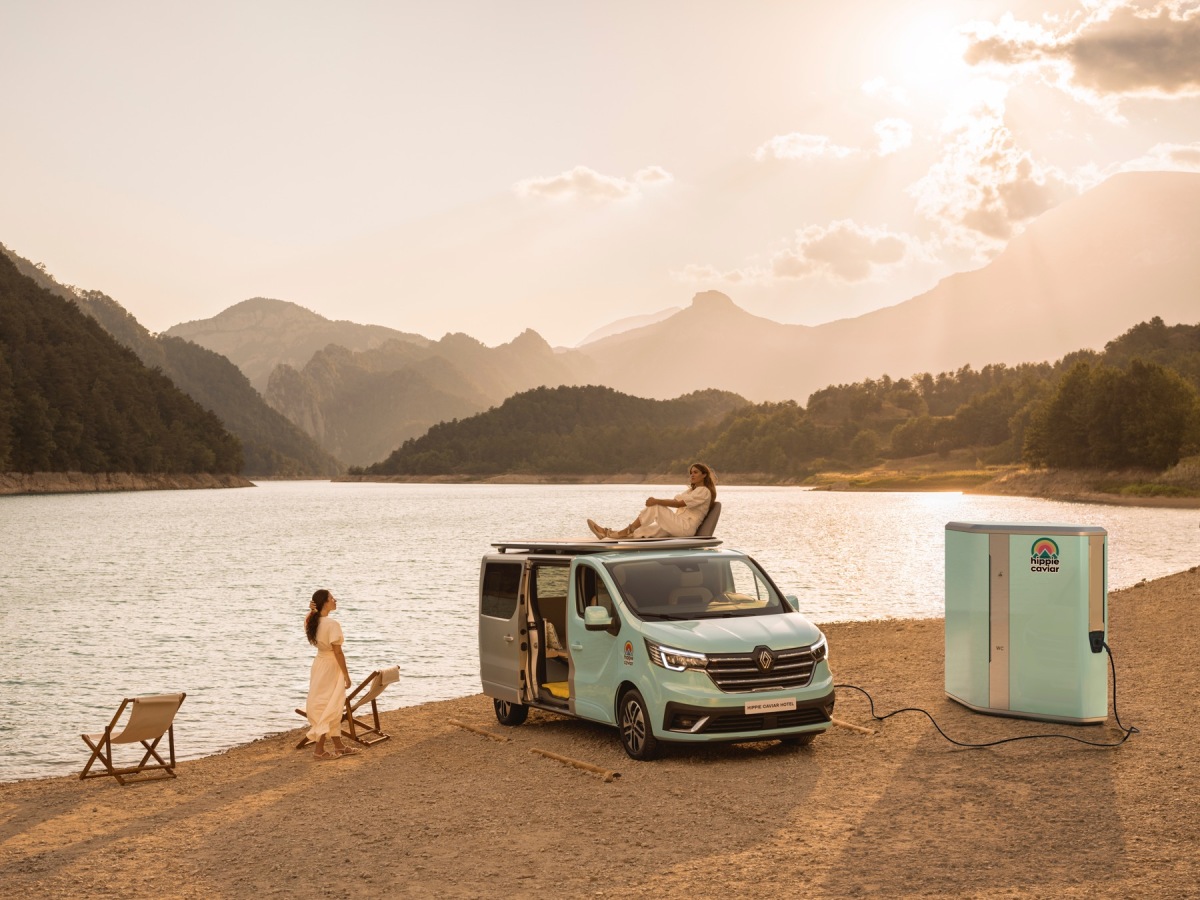 7-2021 - Show-car HIPPIE CAVIAR HOTEL