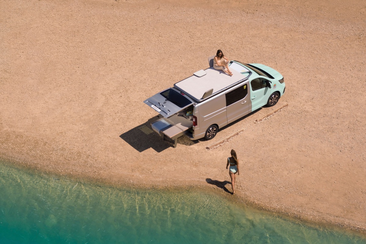 9-2021 - Show-car HIPPIE CAVIAR HOTEL