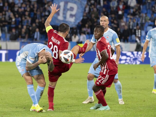 SR futbal EL odveta play off Slovan Olympiakos BAX
