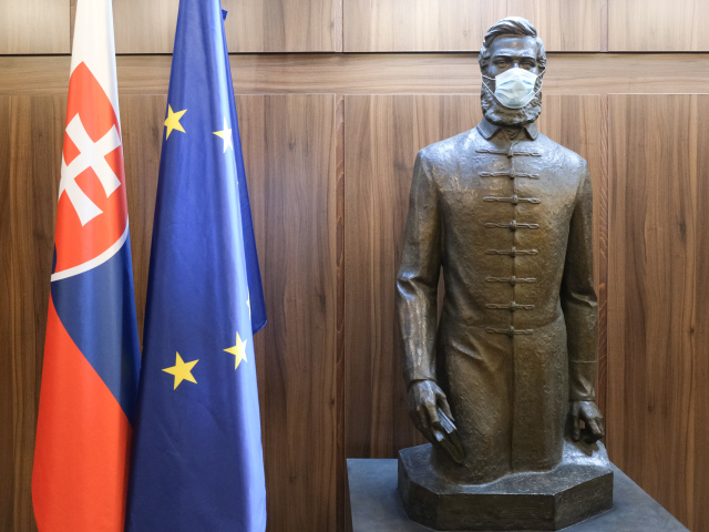 korona, Štúr, rusko, rúško, koronavirus,