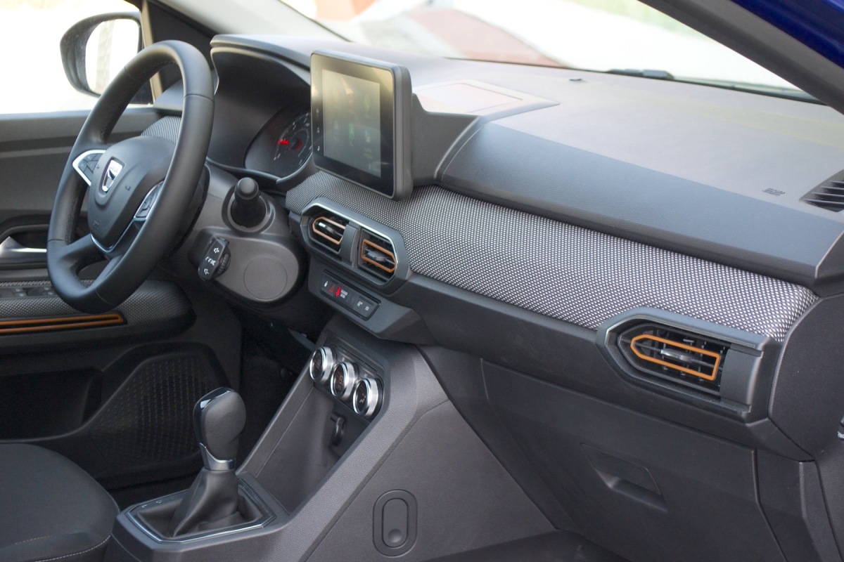 Dacia Sandero Stepway 1.0 TCe CVT (2021)