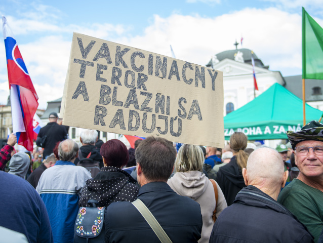 Bratislava / Prezidentský palác / Demonštrácia /
