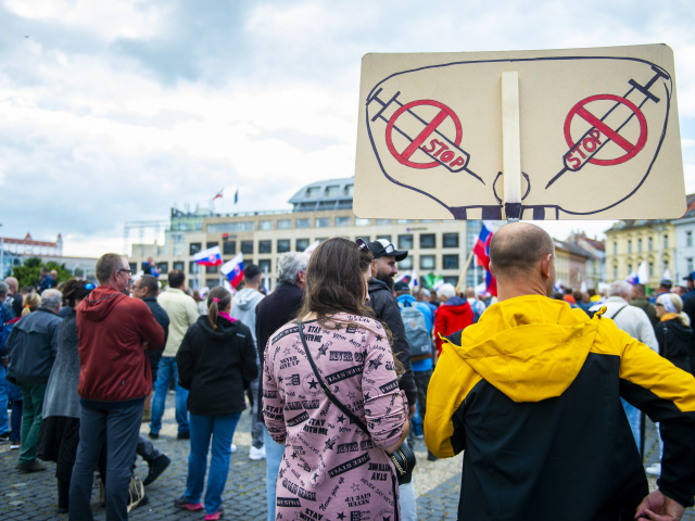 SR Bratislava koronavírus demonštráciea očkovanie BAX