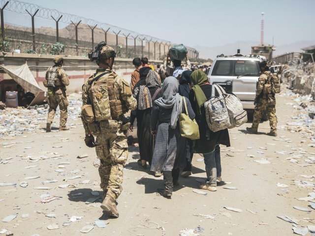 Afganistan / Afganci / Evakuácia /