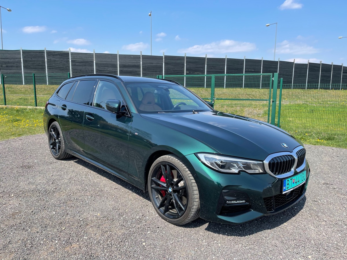 BMW 330e xDrive Touring (2021)