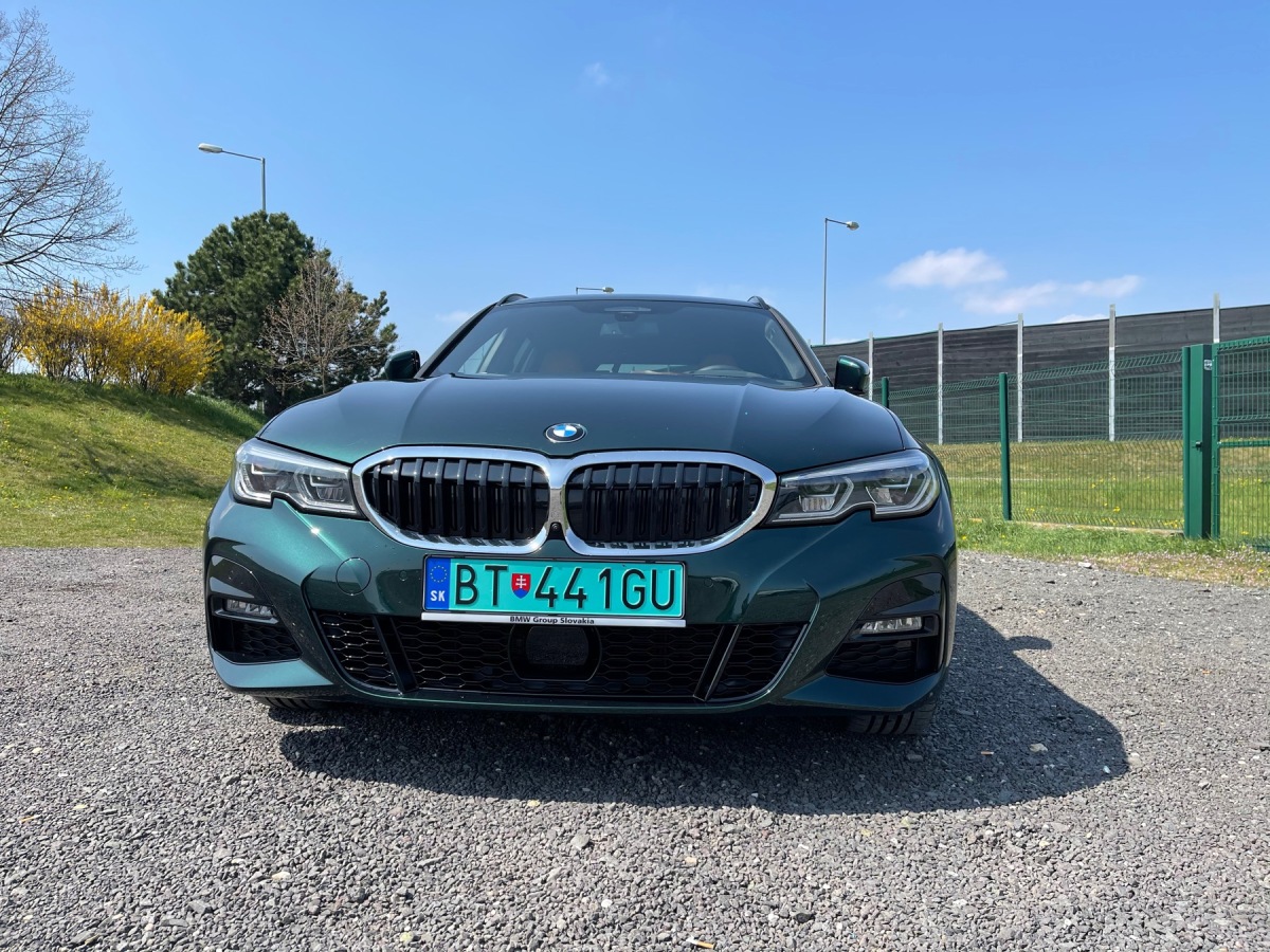 BMW 330e xDrive Touring (2021)