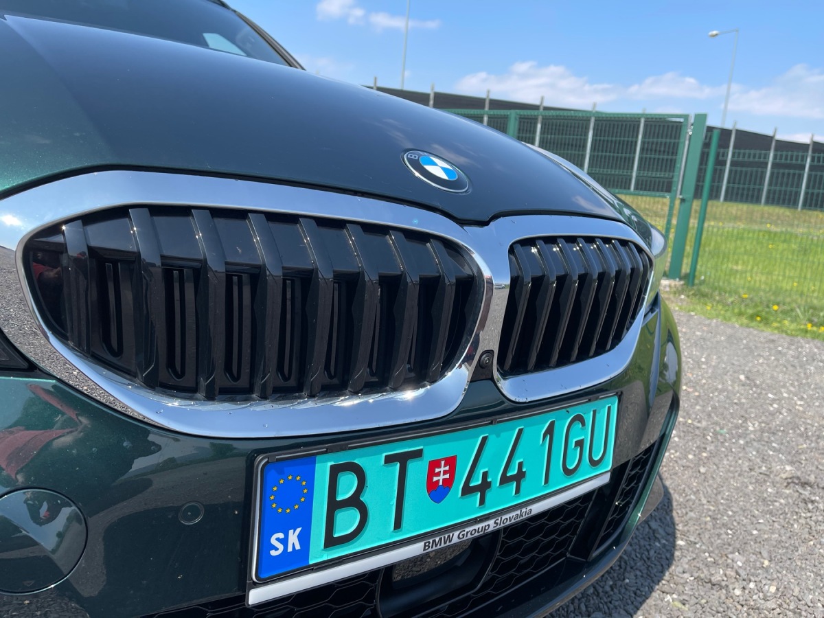 BMW 330e xDrive Touring (2021)