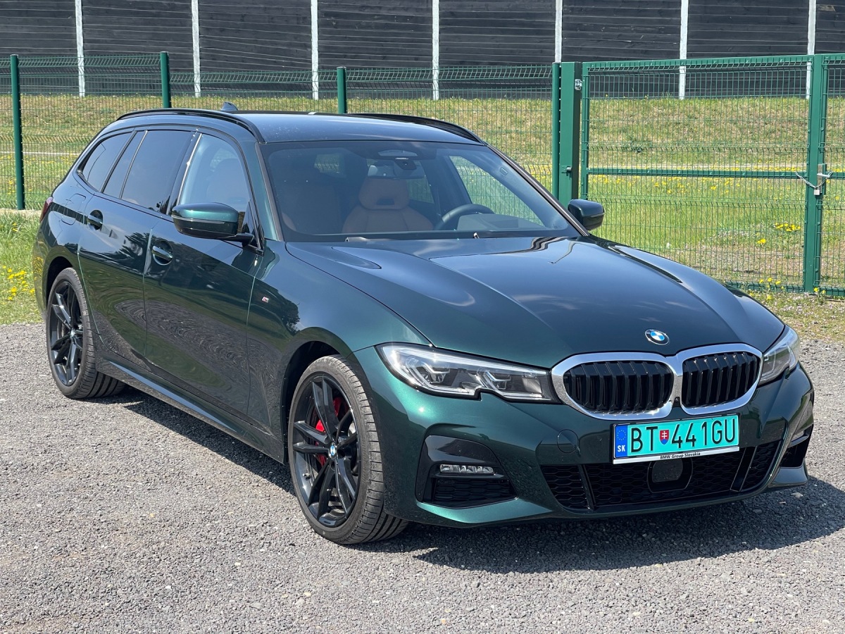 BMW 330e xDrive Touring (2021)