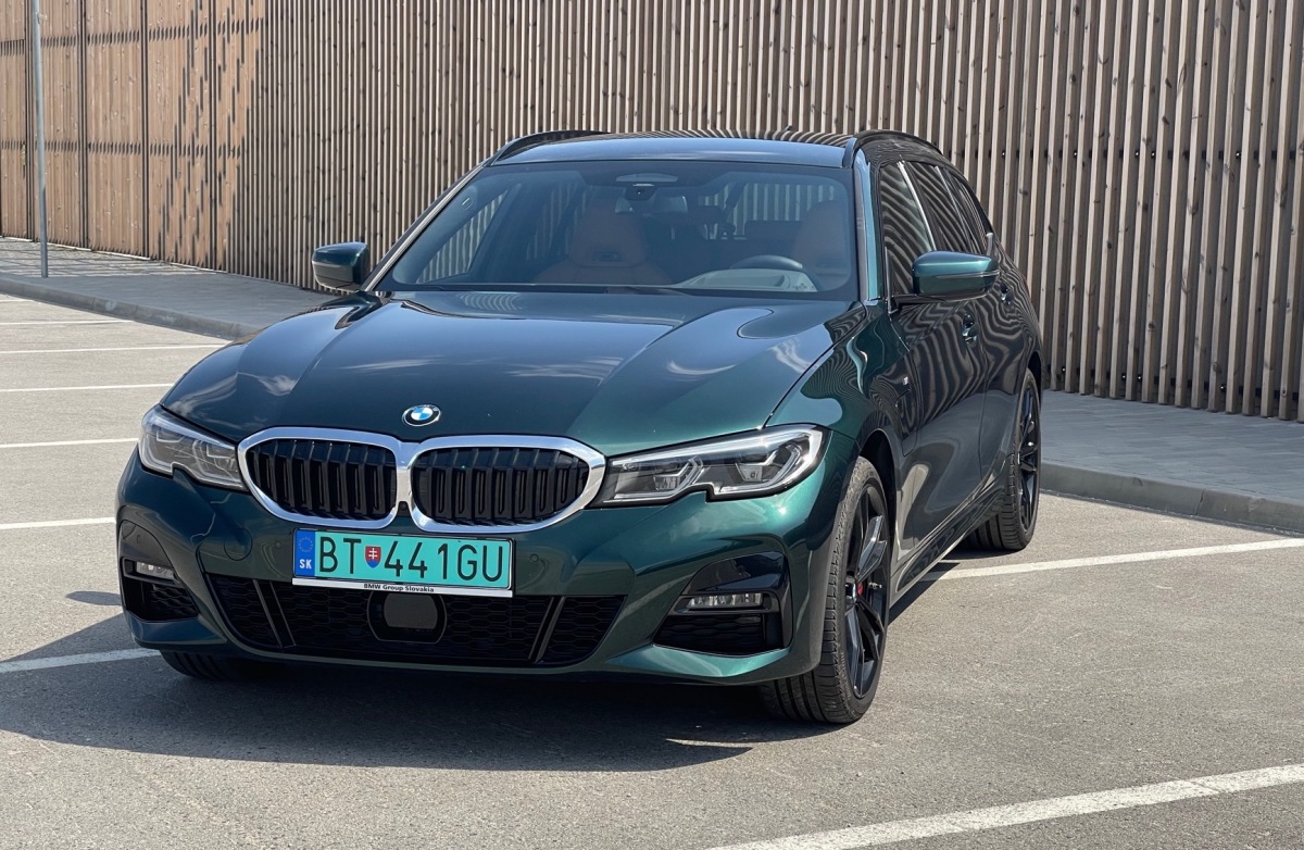 BMW 330e xDrive Touring (2021)