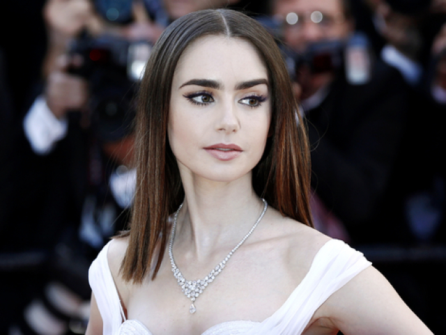 Herečka Lily Collins.