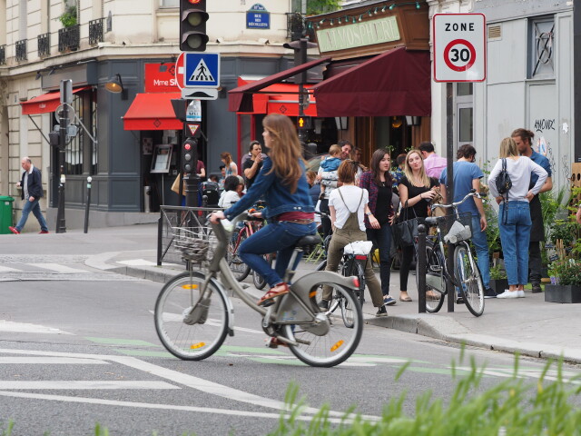 Paríž 30 km/h
