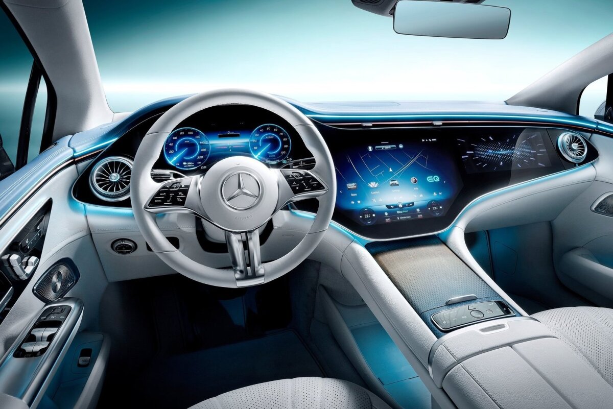 Mercedes-Benz EQE - 2022