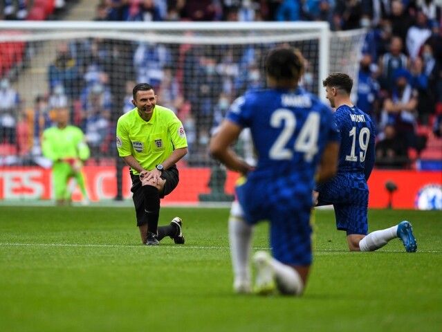 Chelsea, pokľaknutie