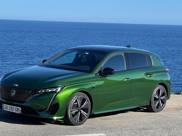 Peugeot 308 1.2 PureTech 130k EAT8 (2021)