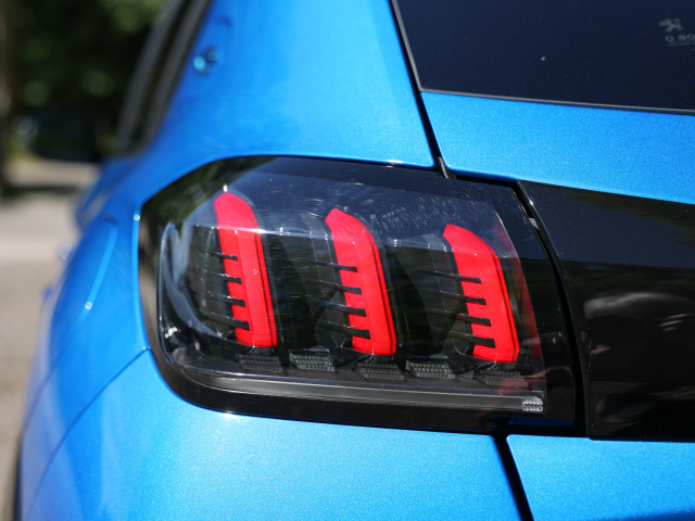 Peugeot e-208 GT - test 2021