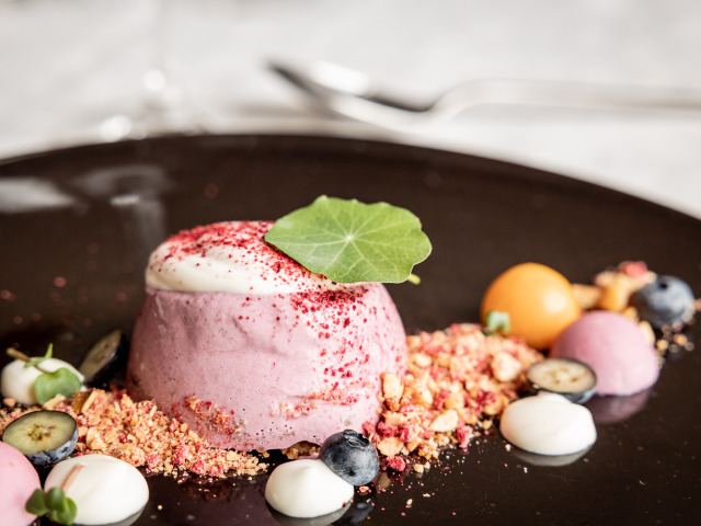 varecha, hotel elizabeth trencin, cheesecake,