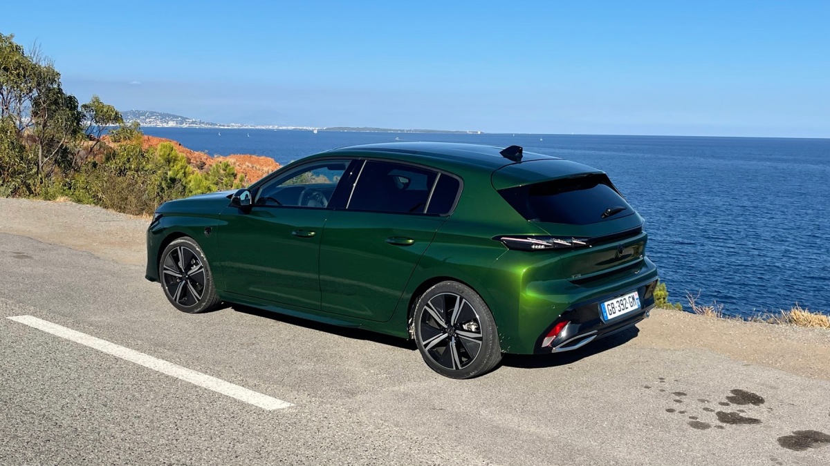 Peugeot 308 1.2 PureTech 130k EAT8 (2021)