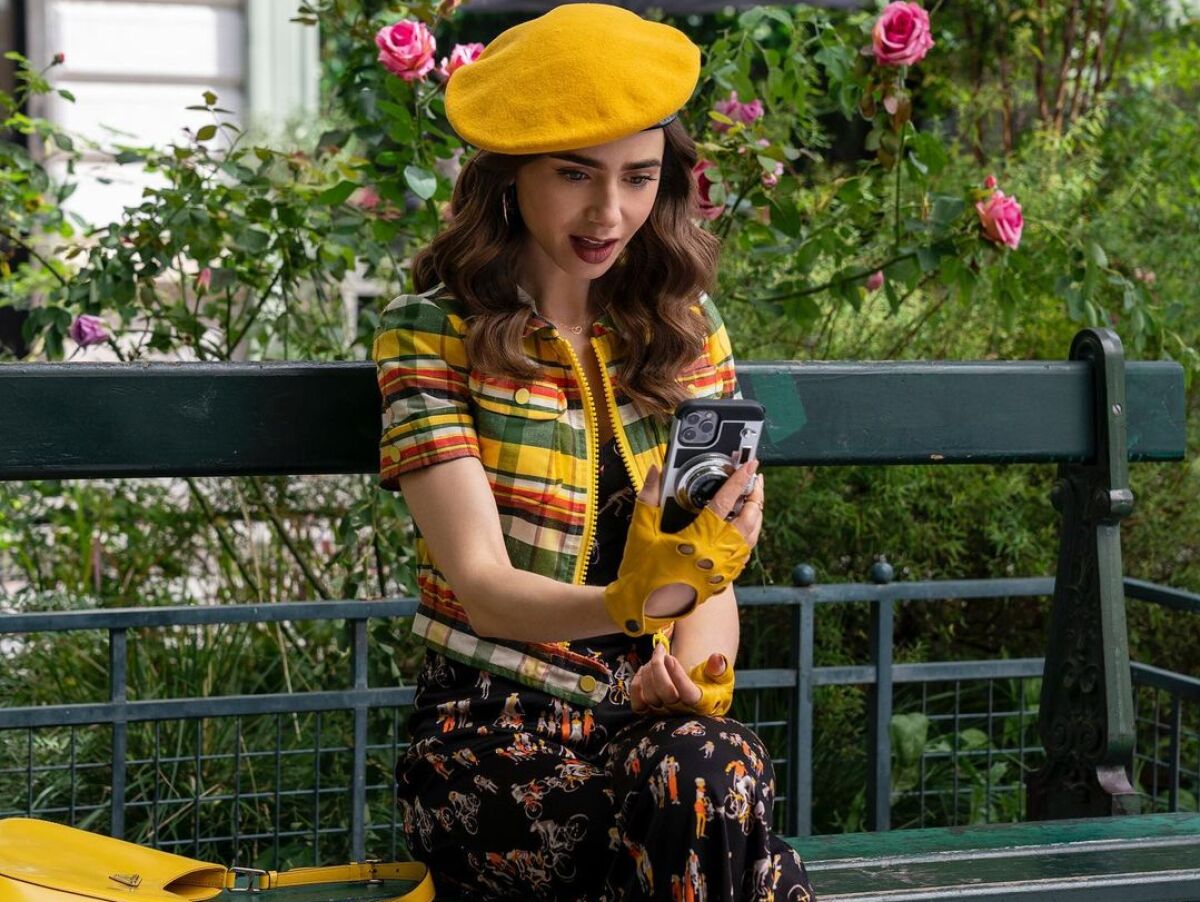 emily in paris, lily collins,