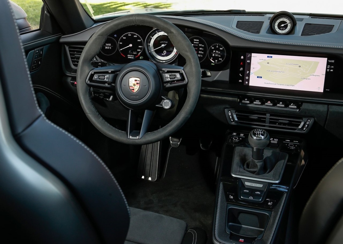 Porsche-911 Carrera 4 GTS Cabriolet-2022-1280-0c