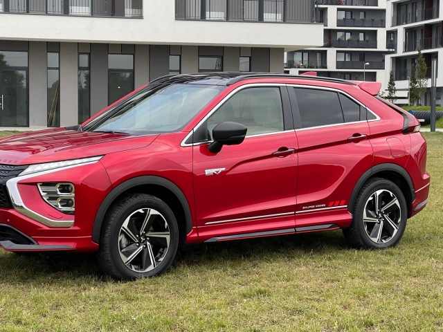 Mitsubishi Eclipse Cross PHEV (2021)