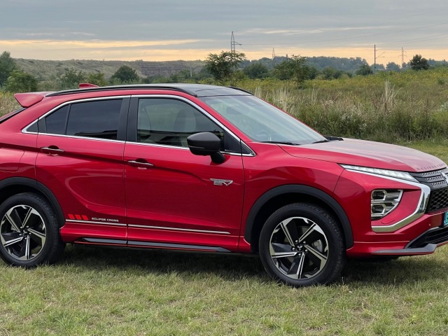 Mitsubishi Eclipse Cross PHEV (2021)