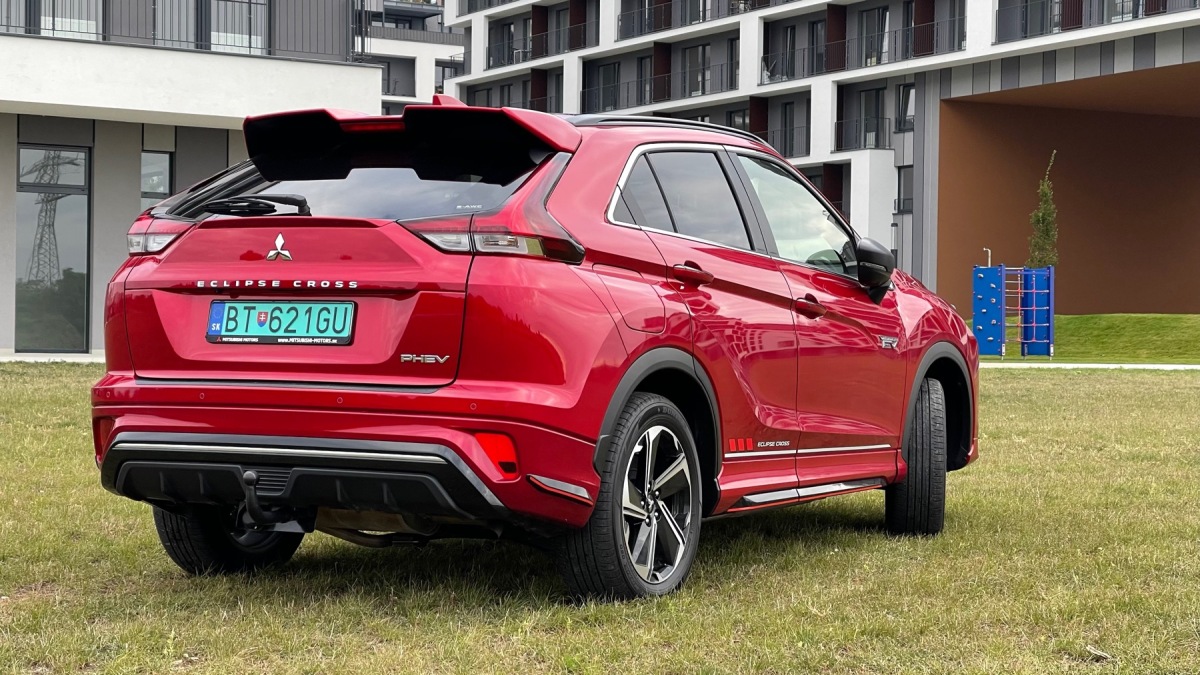 Mitsubishi Eclipse Cross PHEV (2021)