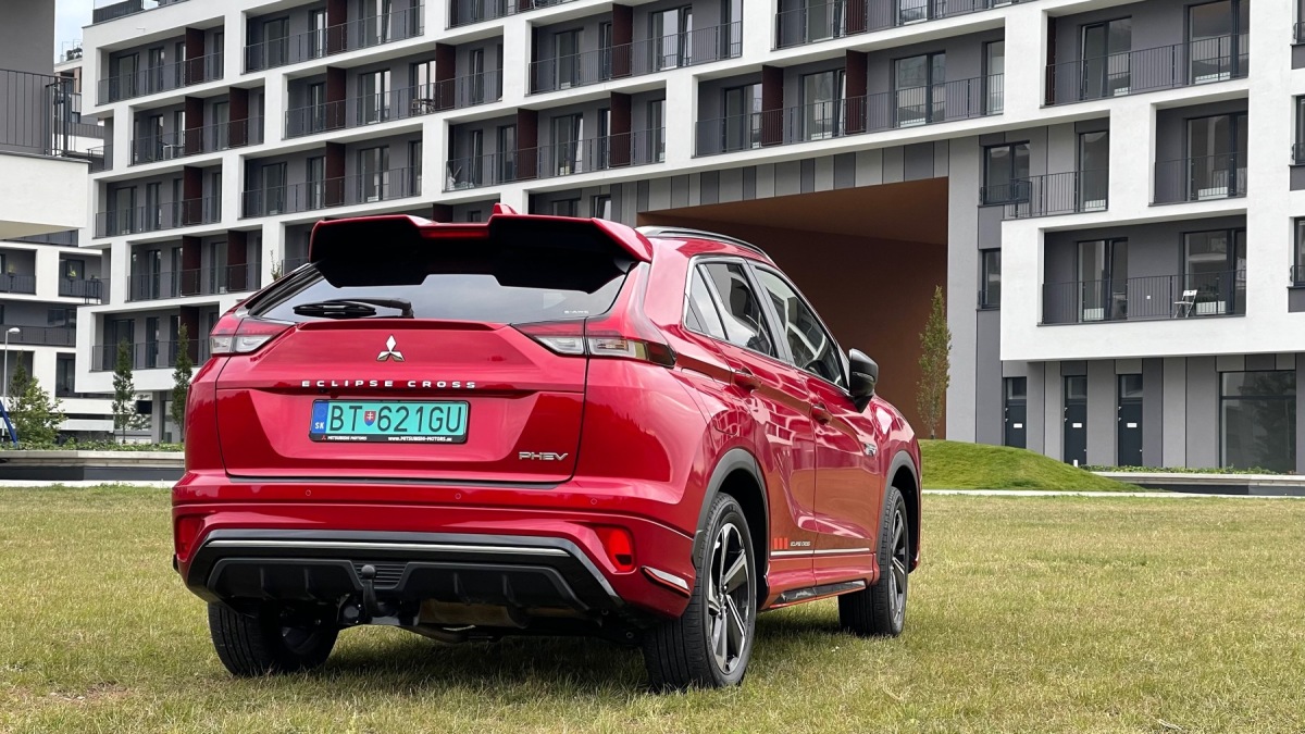 Mitsubishi Eclipse Cross PHEV (2021)