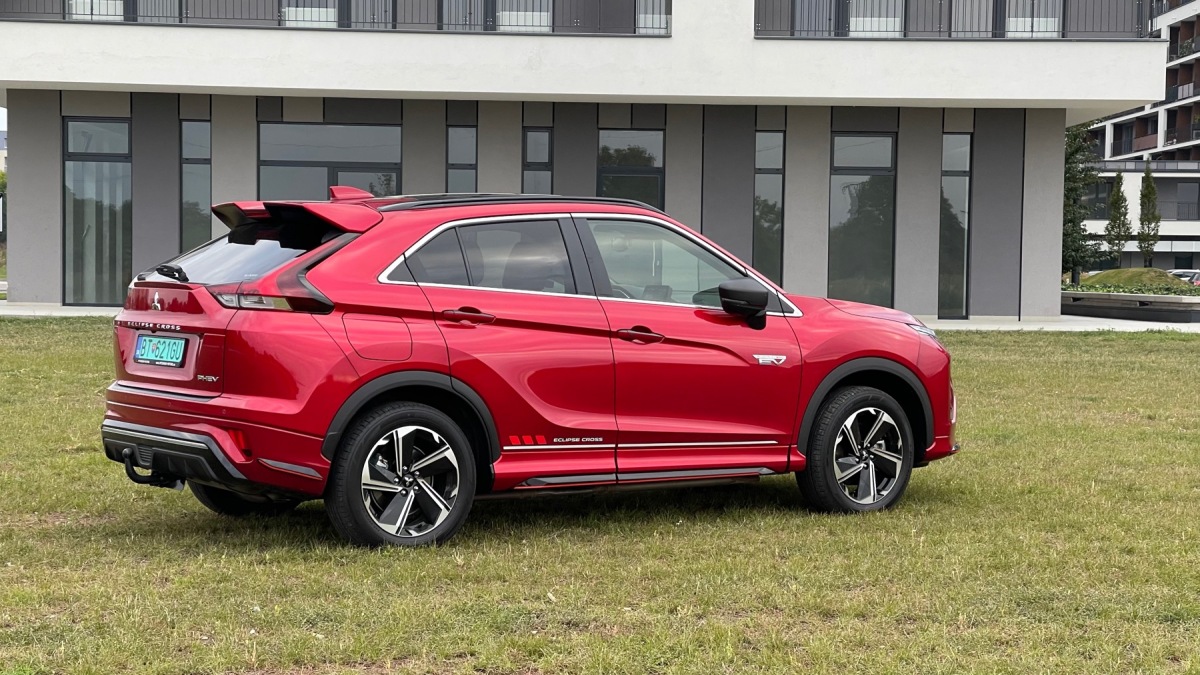 Mitsubishi Eclipse Cross PHEV (2021)