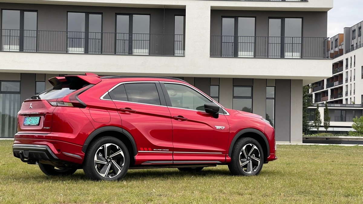 Mitsubishi Eclipse Cross PHEV (2021)