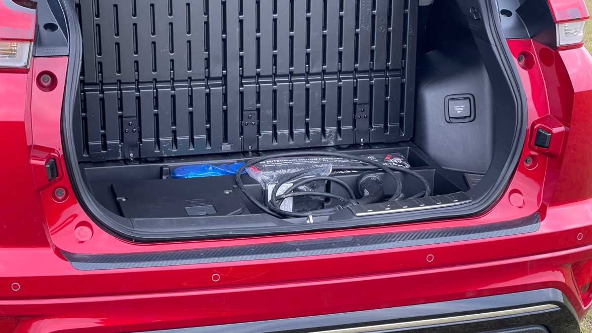 Mitsubishi Eclipse Cross PHEV (2021)