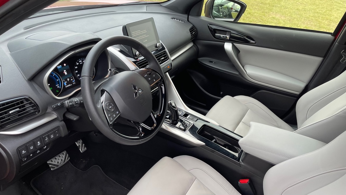 Mitsubishi Eclipse Cross PHEV (2021)
