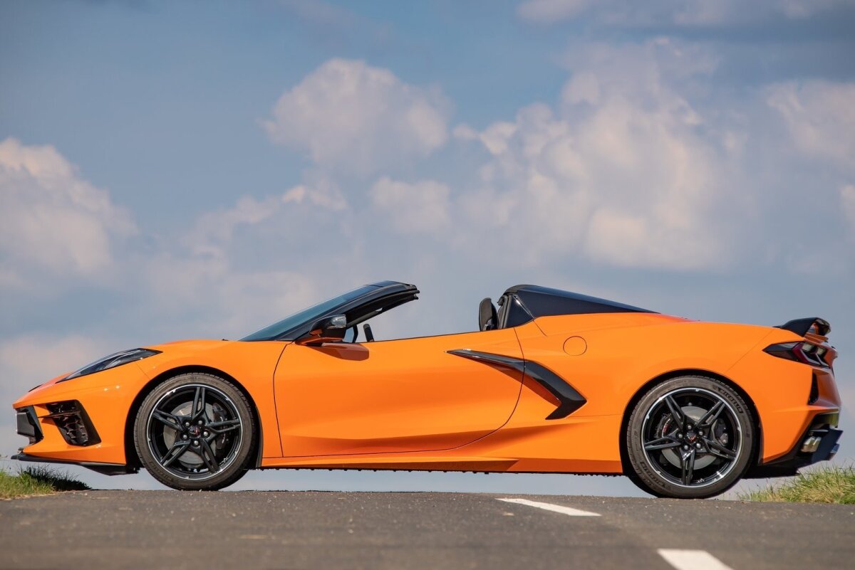 Chevrolet Corvette Stingray Convertible EÚ - 2021