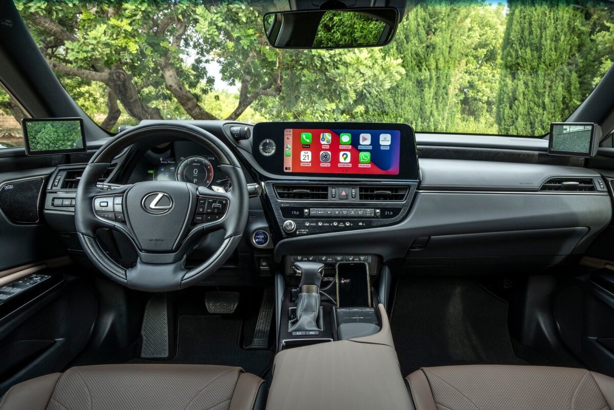 Lexus ES 300h - 2021