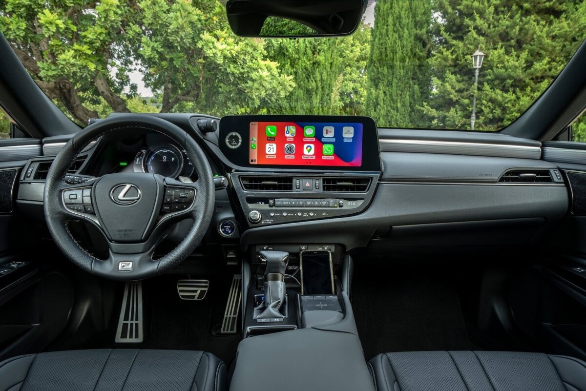 Lexus ES 300h - 2021