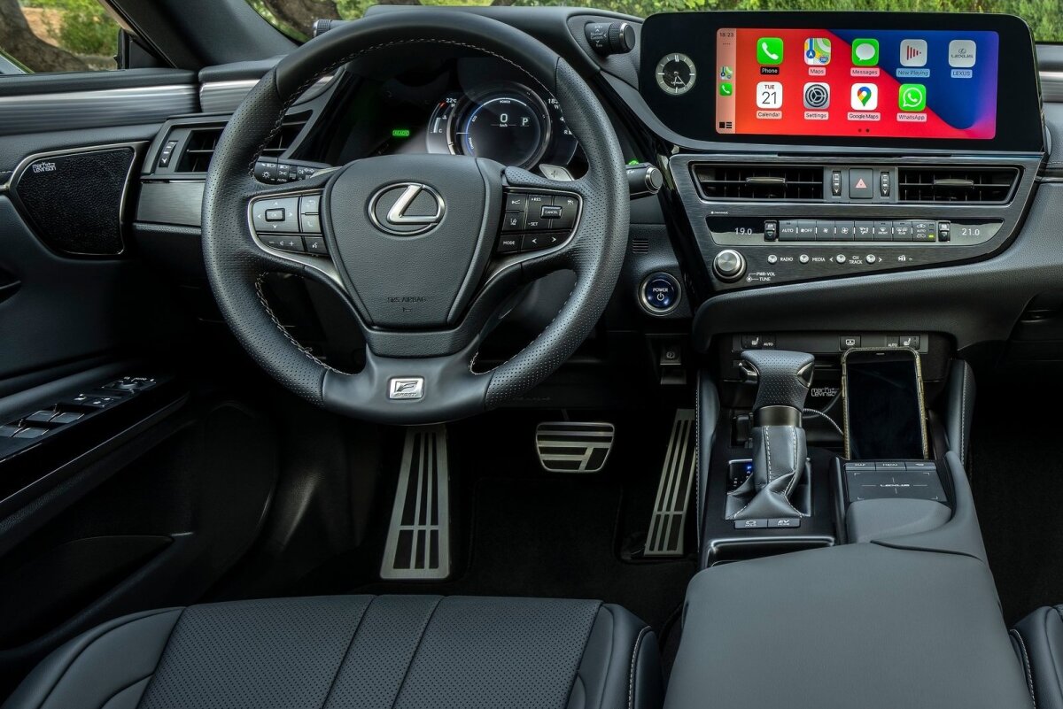 Lexus ES 300h - 2021