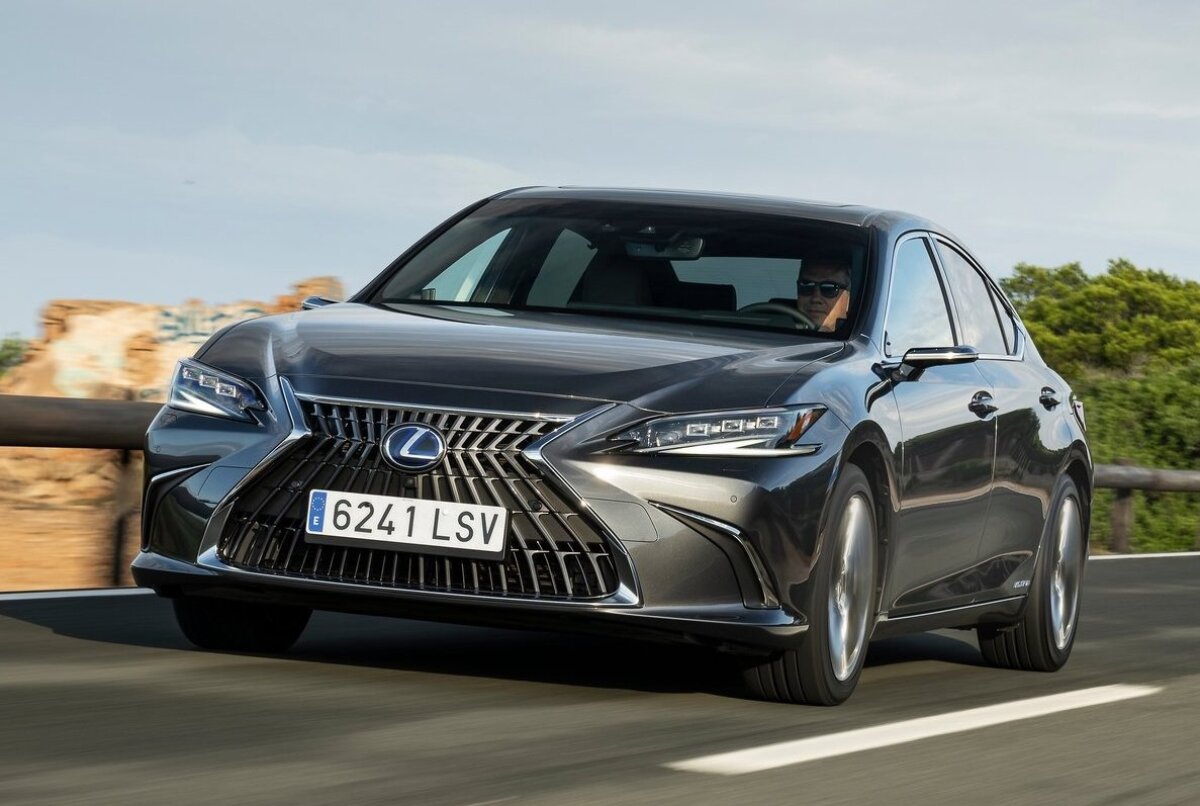 Lexus ES 300h - 2021