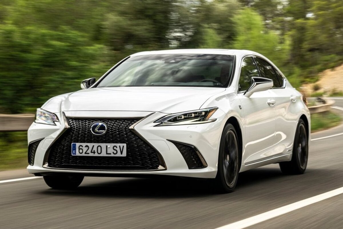 Lexus ES 300h - 2021