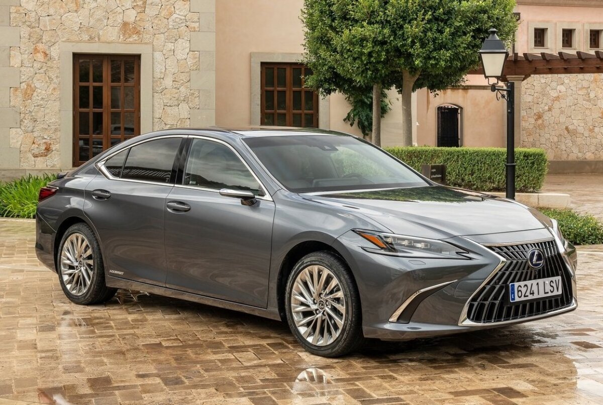 Lexus ES 300h - 2021
